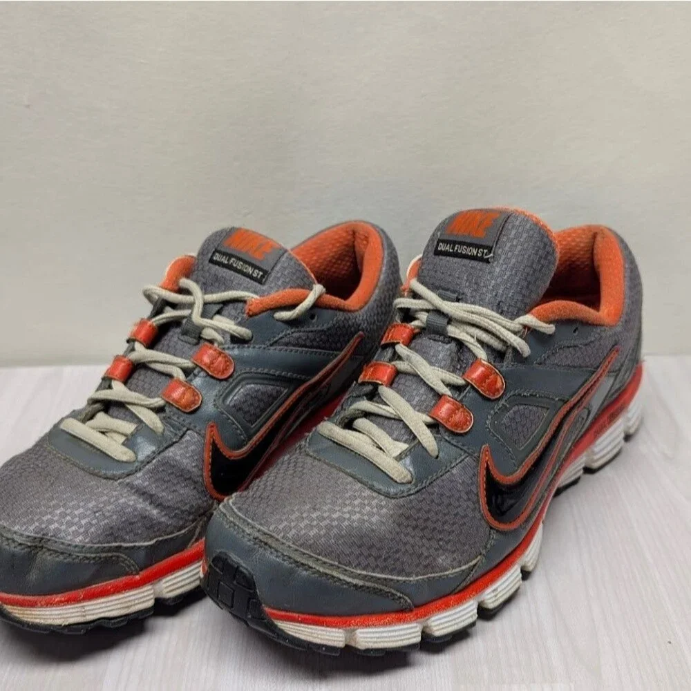 Nike Dual Fusion Vintage Athletic Running Sneakers Gray/Orange Women’s 7.5